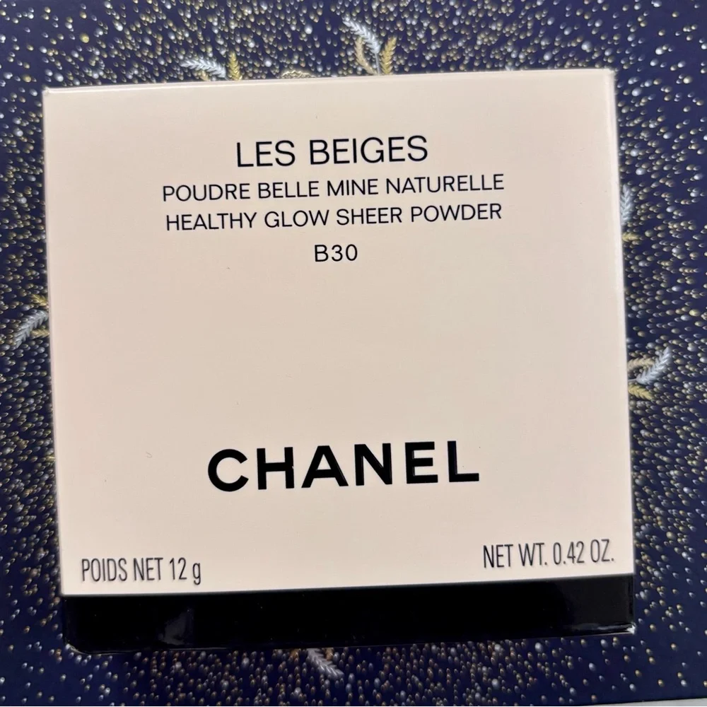 CHANEL Les Beiges Healthy Glow Sheer Powder B30 - Beige & Black Packaging
